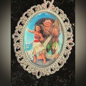 Disney Princess (Moana) 18” silver tone‎ chain necklace with 1.5” oval pendant